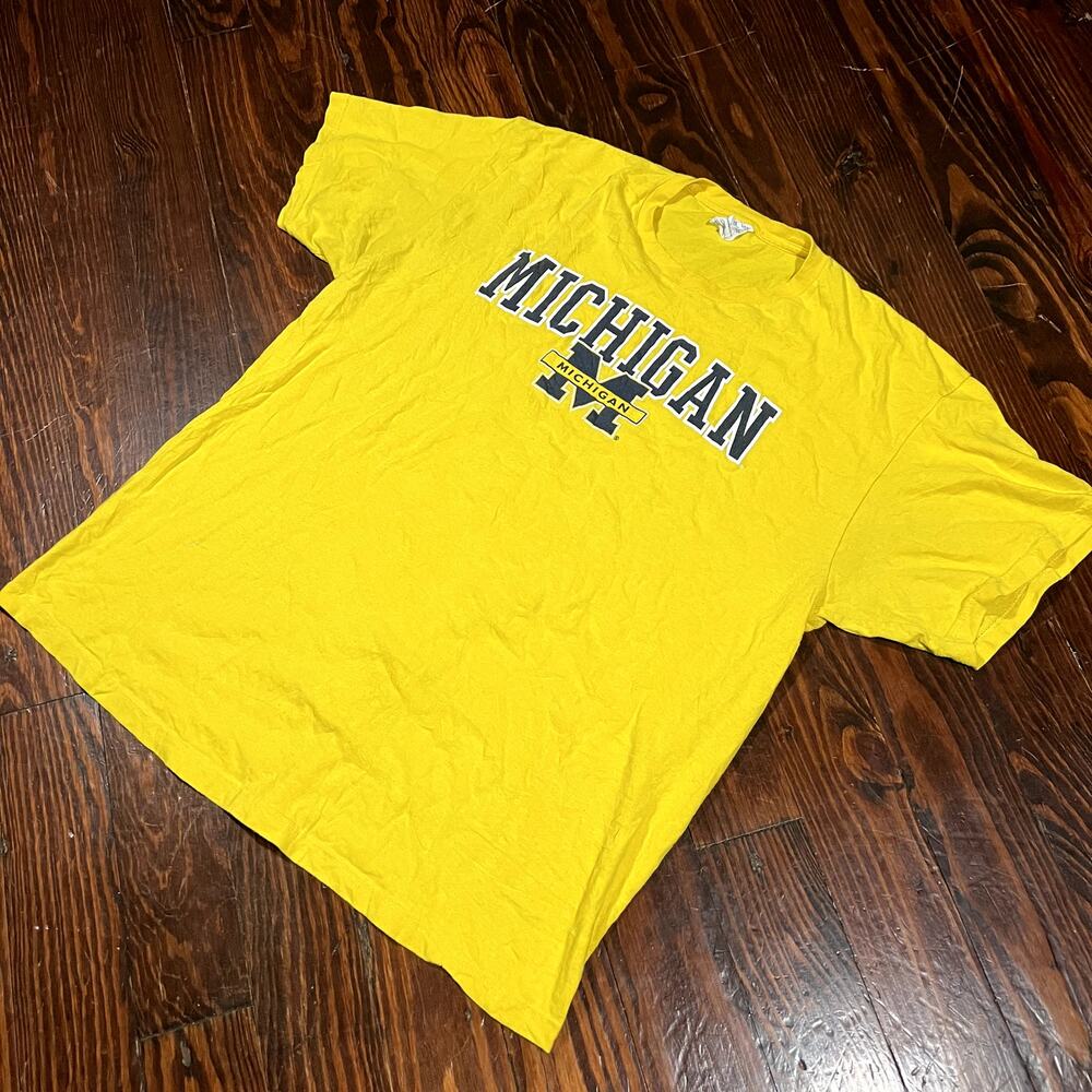 Michigan Medium Preppy Graphic T Shirt Yellow Boxy 90s Y2K Tee  (